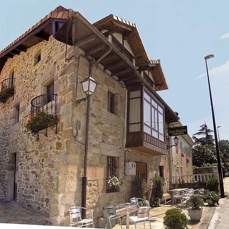 Hotel Casa Paulino Corrales De Buelna Esterno foto