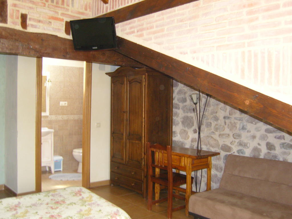 Hotel Casa Paulino Corrales De Buelna Esterno foto