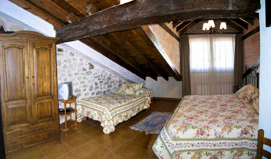 Hotel Casa Paulino Corrales De Buelna Camera foto