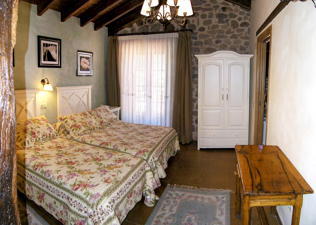 Hotel Casa Paulino Corrales De Buelna Camera foto
